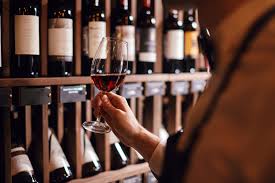 Ouvrir un bar à vin : les formalités nécessaires