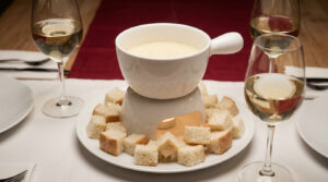 Quelle vin pour fondue savoyarde choisir ? Guide 2025